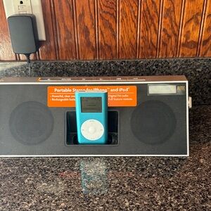 Apple Altec Portable Speaker Dock with Teal iPod 4GB  * read description *
